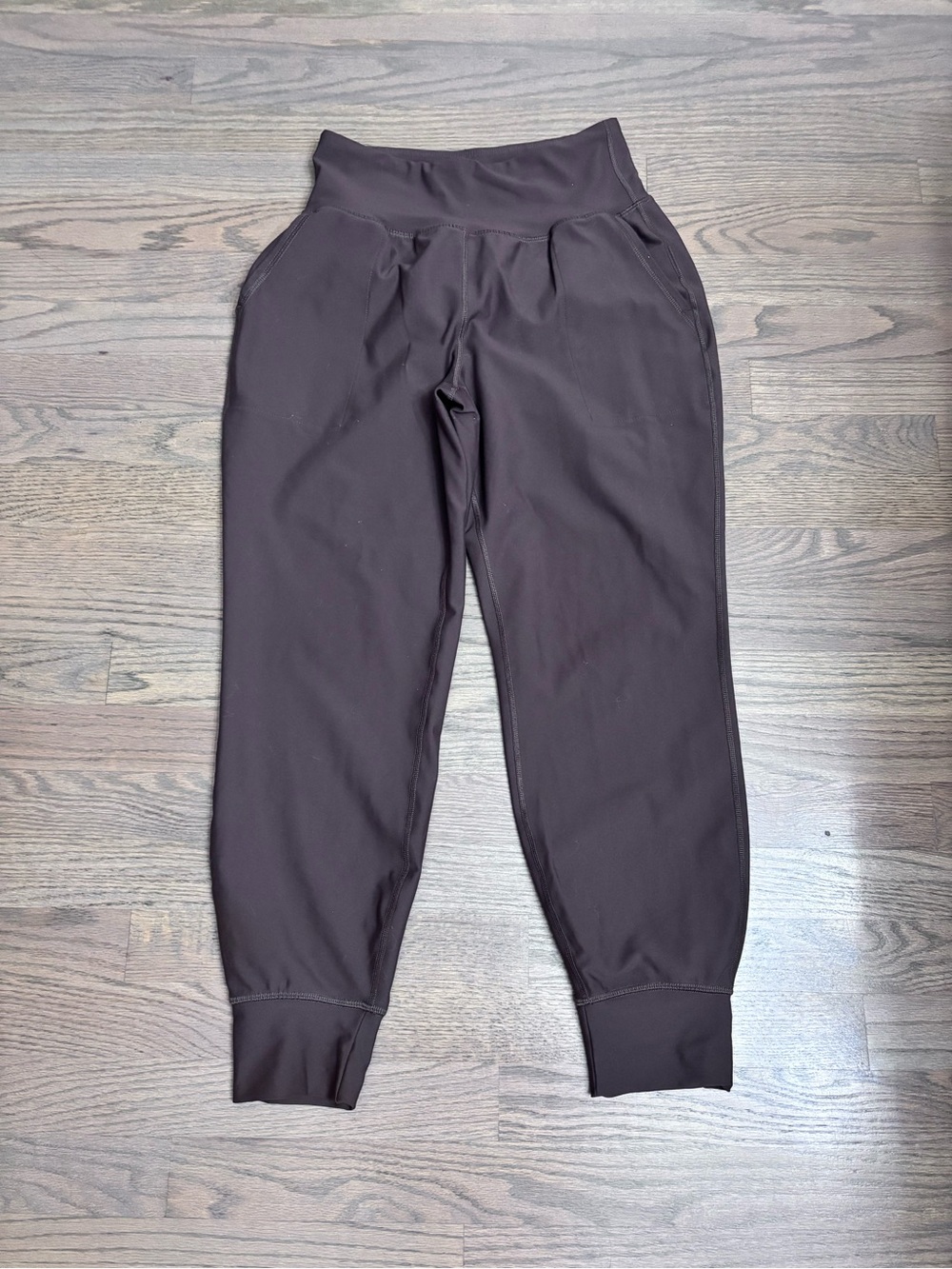 Old Navy High-Waist Jogger Pants in Dark Brown